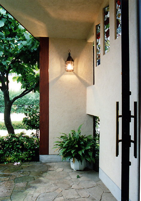 袖壁のあるアプローチ